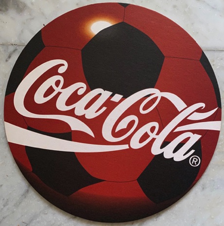 9713-3 € 1,50 coca cola kartonnen bal ca 25 cm